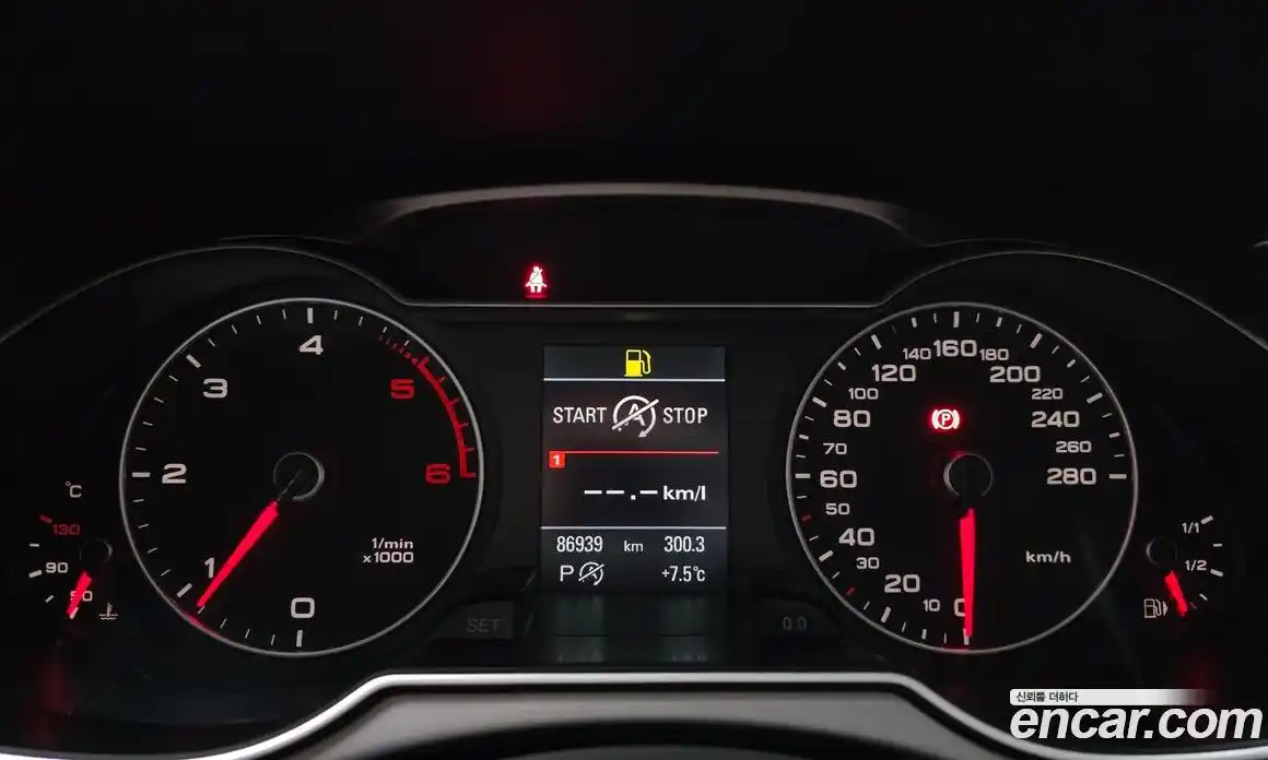 Audi A4 2015 2.0 Автомат в Москве № 196337, фото 9