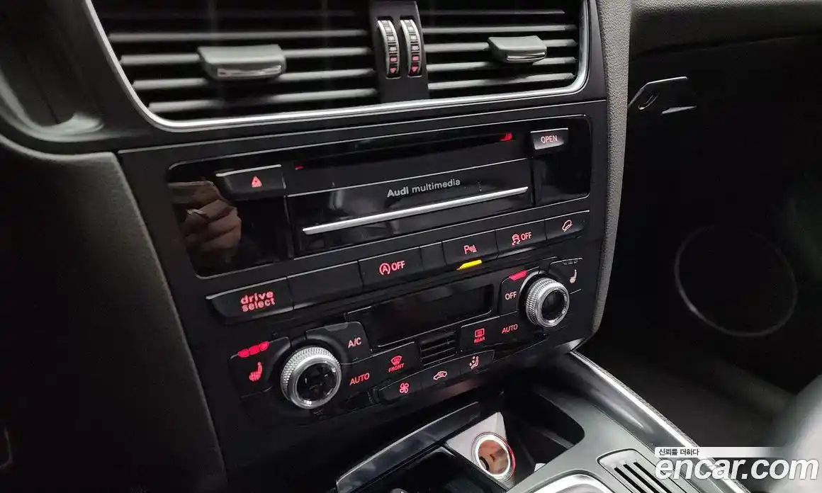 Audi SQ5 2016 3.0 Автомат в Москве № 196381, фото 16