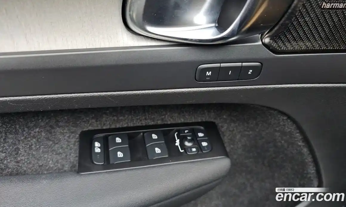 Volvo XC40 2022 2.0 Автомат в Москве № 196998, фото 12