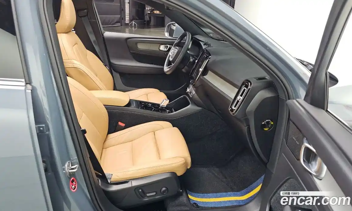 Volvo XC40 2022 2.0 Автомат в Москве № 196998, фото 14