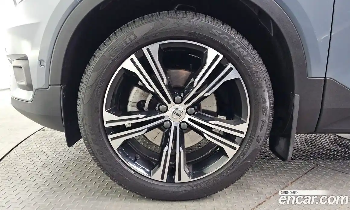 Volvo XC40 2022 2.0 Автомат в Москве № 196998, фото 19