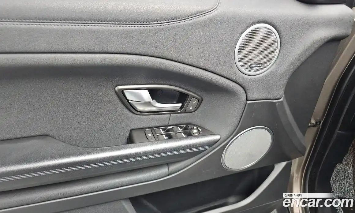 Land Rover Range-Rover Evoque 2017 2.0 Автомат в Москве № 198146, фото 15