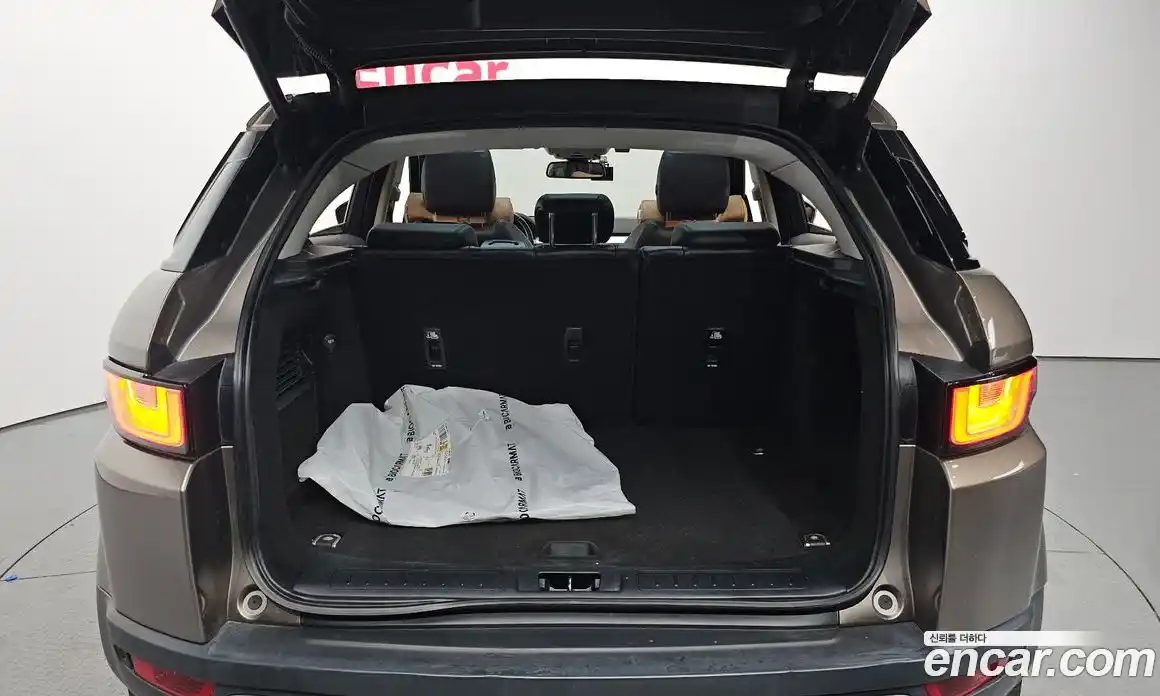 Land Rover Range-Rover Evoque 2017 2.0 Автомат в Москве № 198146, фото 4