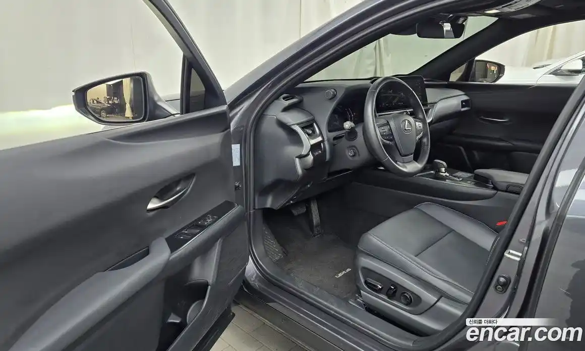 Lexus UX 2025 2.0 Автомат в Москве № 198727, фото 20