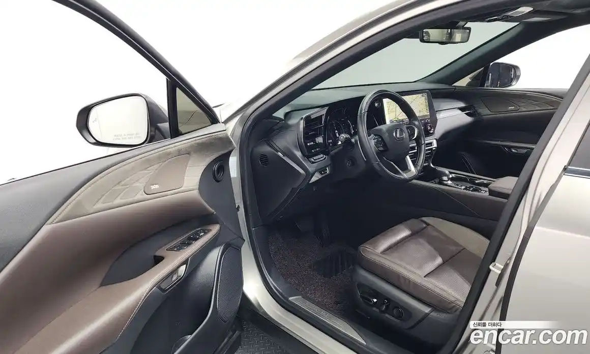 Lexus RX 2024 2.5 Автомат в Москве № 198740, фото 7