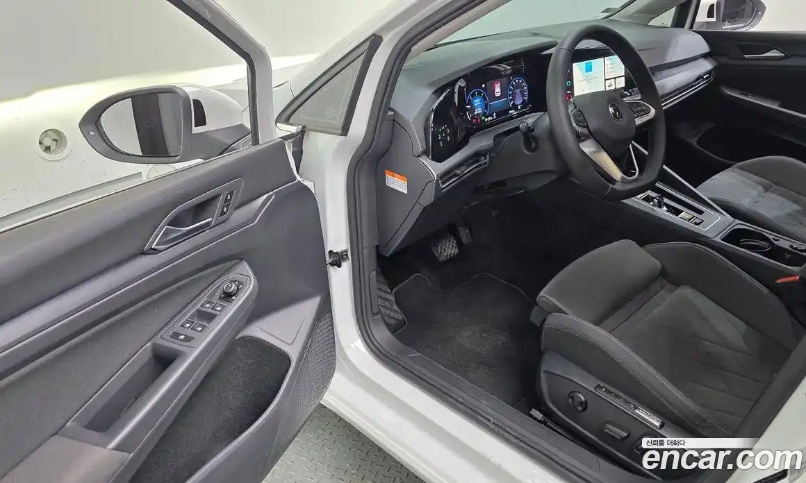 Volkswagen Golf 2022 2.0 Автомат в Москве № 198914, фото 13