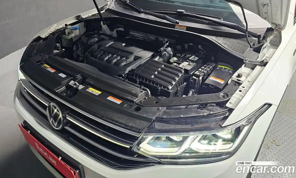 Volkswagen Tiguan 2023 2.0 Автомат в Москве № 198981, фото 3