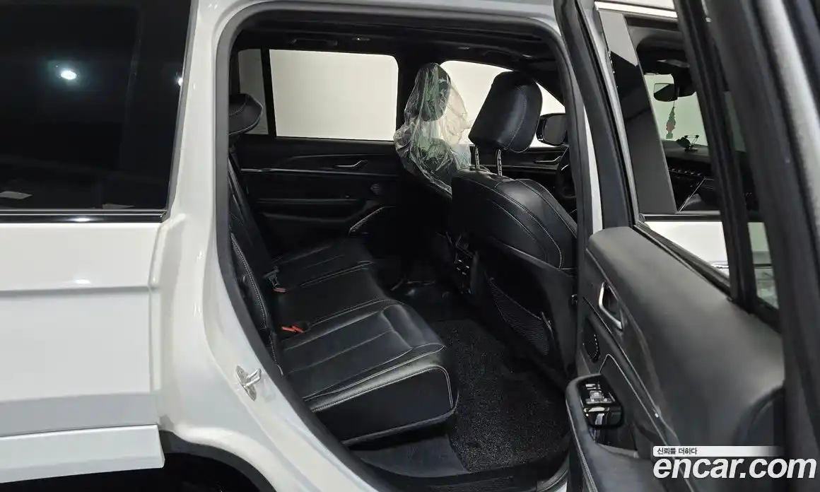 Jeep Cherokee 2023 3.6 Автомат в Москве № 199510, фото 3