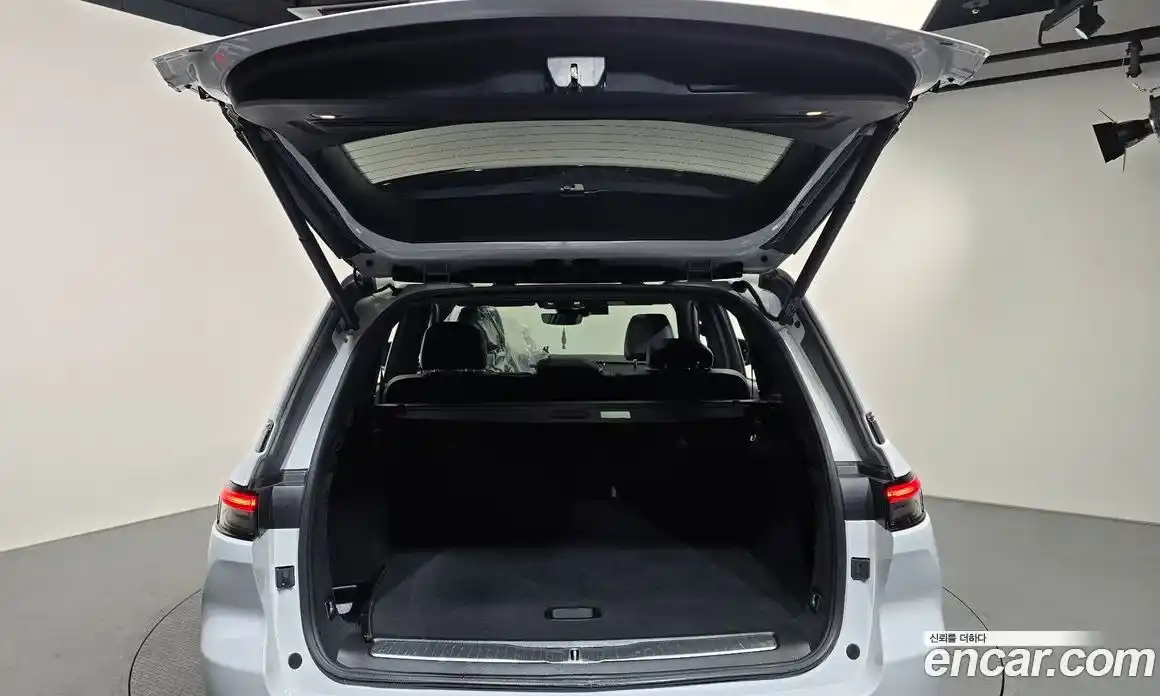 Jeep Cherokee 2023 3.6 Автомат в Москве № 199510, фото 5