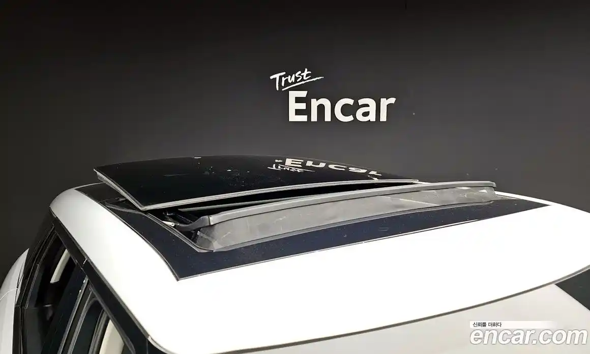 Land Rover Range-Rover Evoque 2022 2.0 Автомат в Москве № 213589, фото 2