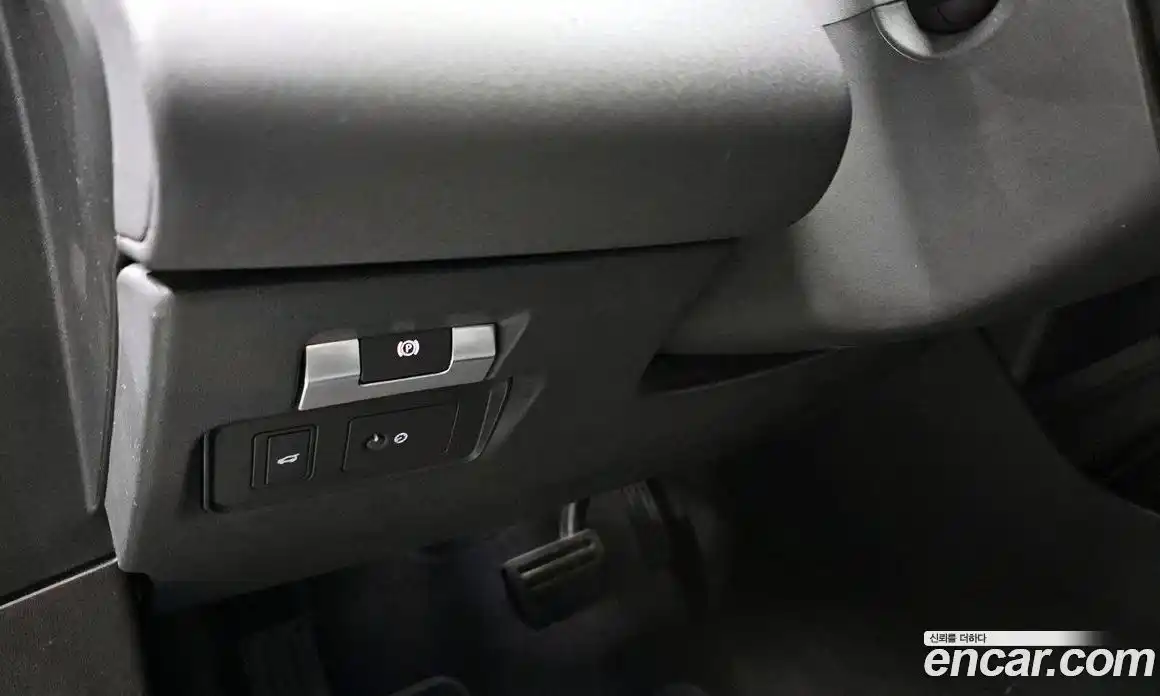 Land Rover Range-Rover Evoque 2022 2.0 Автомат в Москве № 213589, фото 10