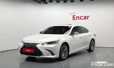 Lexus ES, 2020