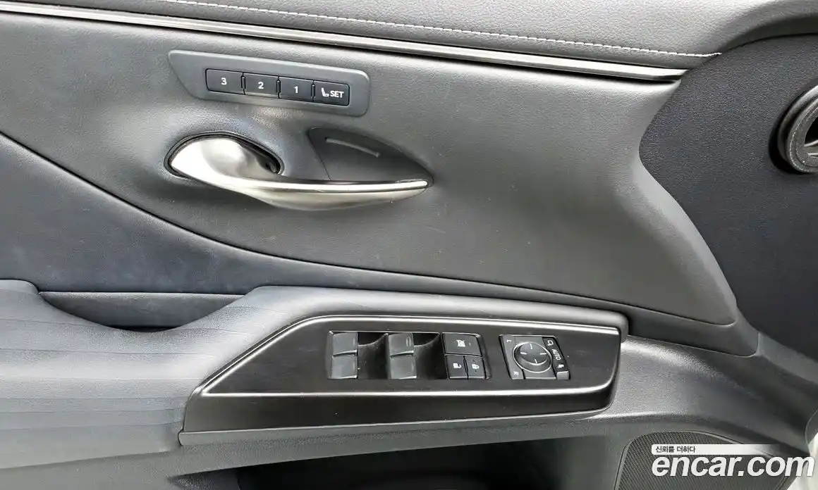 Lexus ES 2020 2.5 Автомат в Москве № 214665, фото 18