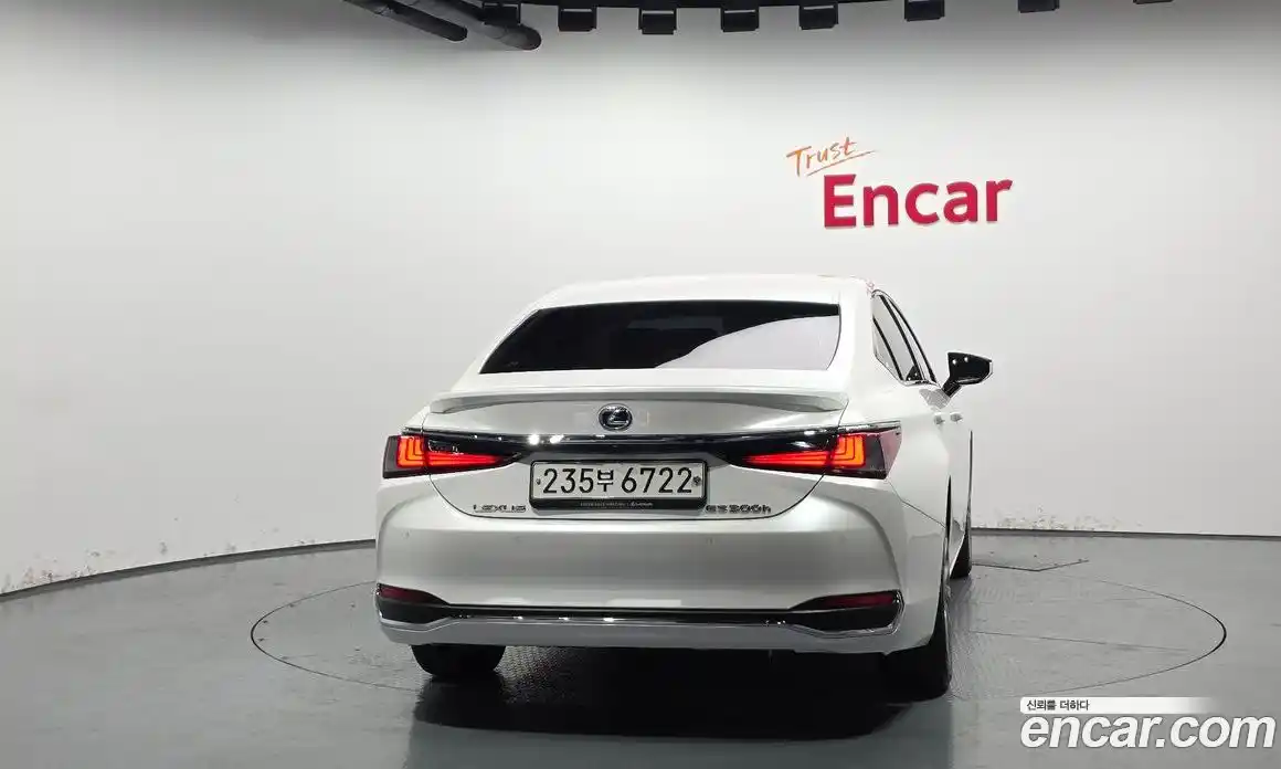 Lexus ES 2020 2.5 Автомат в Москве № 214665, фото 4