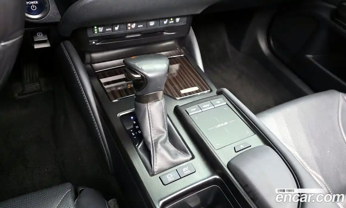 Lexus ES 2020 2.5 Автомат в Москве № 214665, фото 9