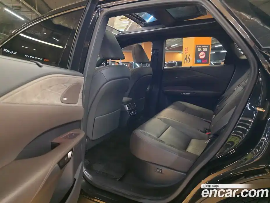 Lexus RX 2024 2.5 Вариатор в Москве № 214730, фото 13