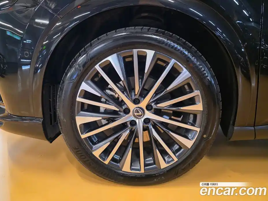 Lexus RX 2024 2.5 Вариатор в Москве № 214730, фото 5