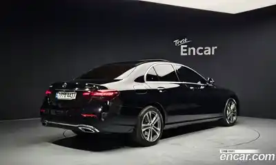 Mercedes-Benz E-Class 2022 2.0 Автомат в Москве № 222138, миниатюра 2