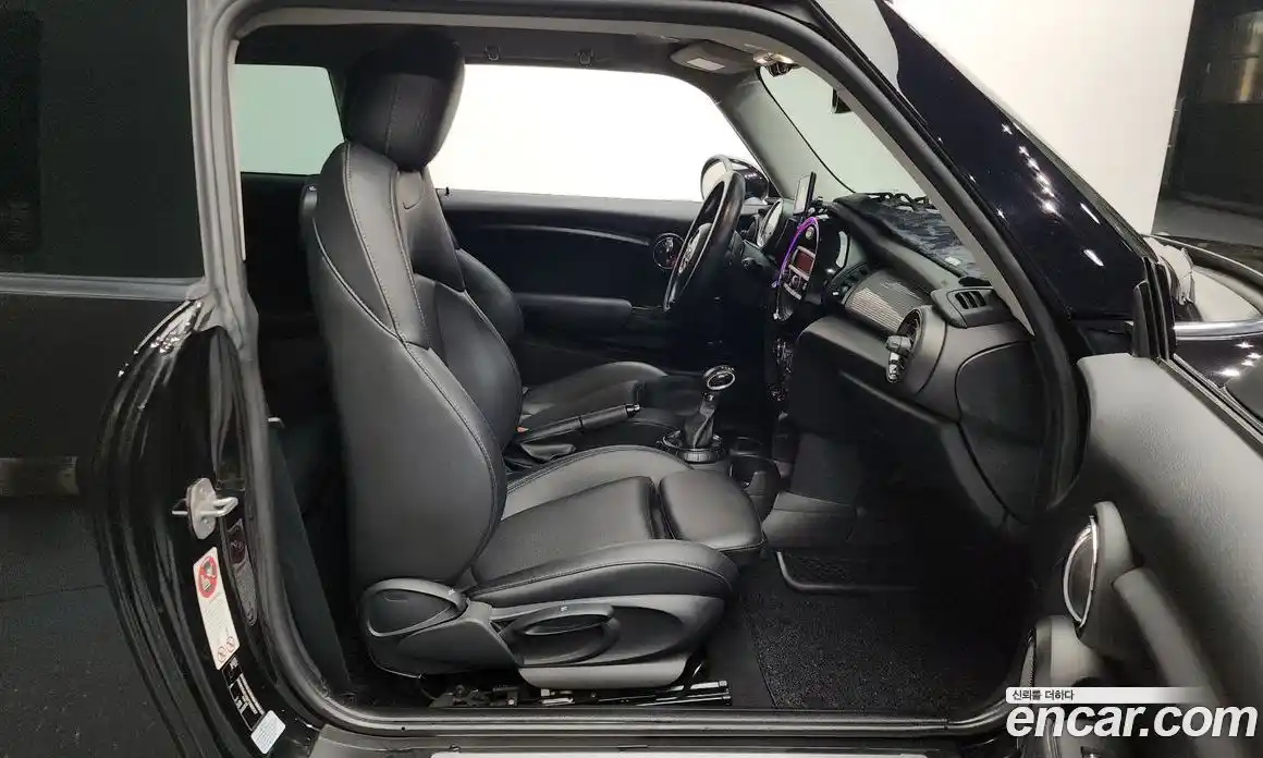 Mini Cooper 2015 1.5 Автомат в Москве № 224261, фото 16