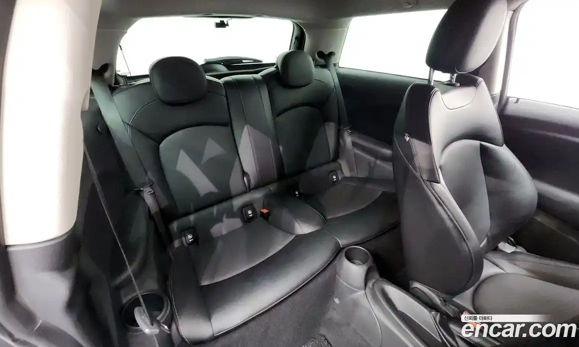 Mini Cooper 2015 1.5 Автомат в Москве № 224261, фото 19