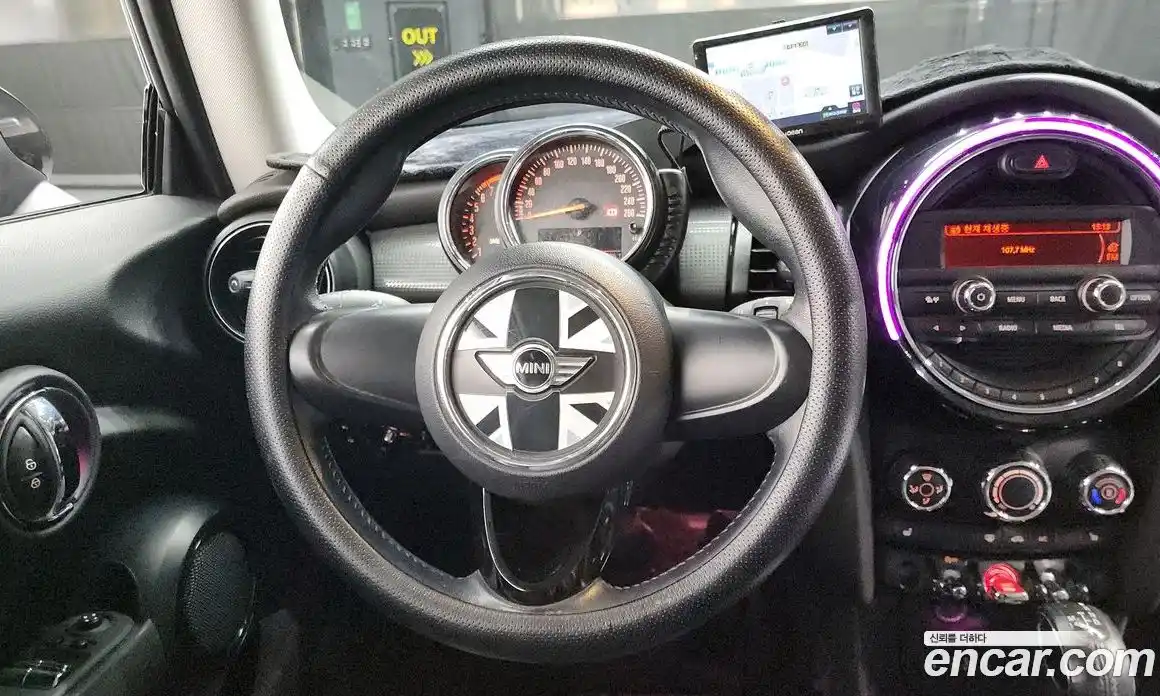 Mini Cooper 2015 1.5 Автомат в Москве № 224261, фото 20