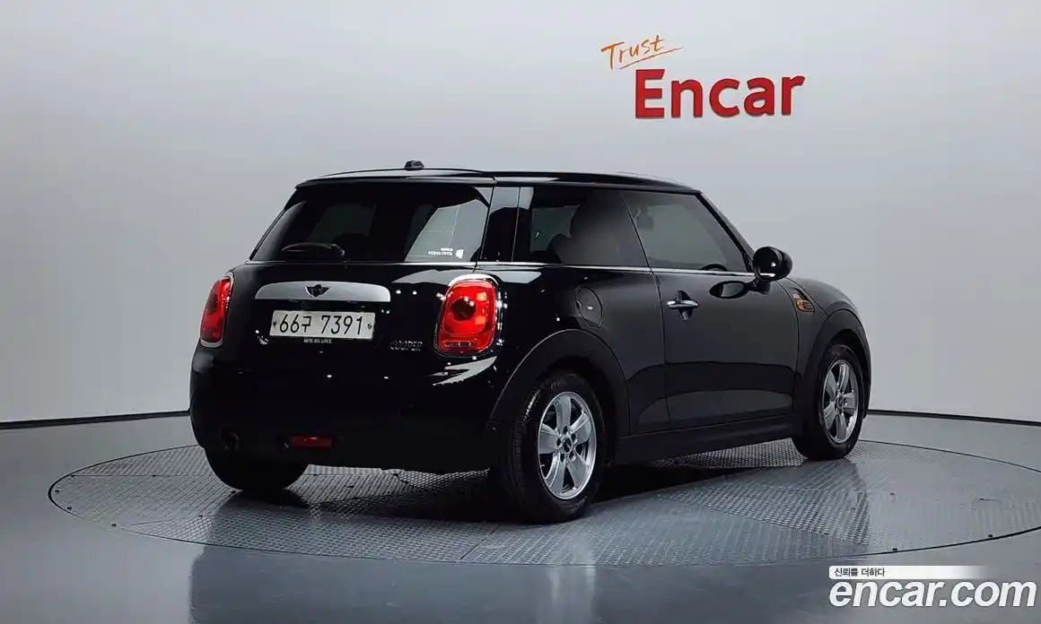 Mini Cooper 2015 1.5 Автомат в Москве № 224261, фото 5