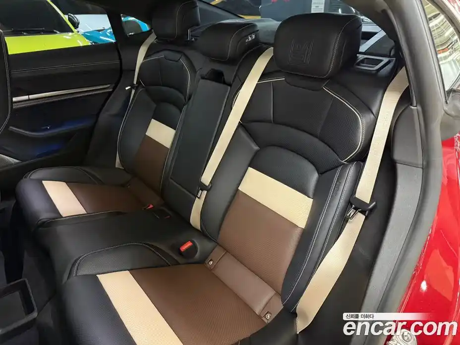 Porsche Taycan 2025 0.1 Автомат в Москве № 225520, фото 17