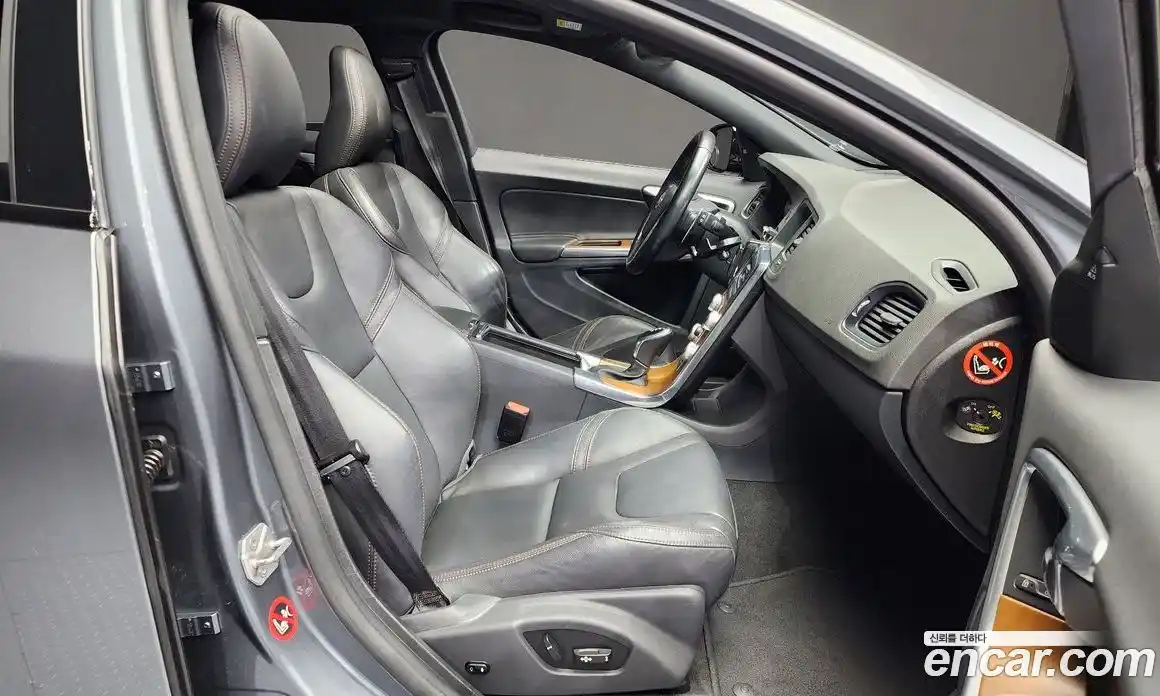 Volvo V60 2016 2.0 Автомат в Москве № 230528, фото 11