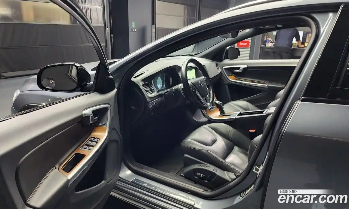 Volvo V60 2016 2.0 Автомат в Москве № 230528, фото 10