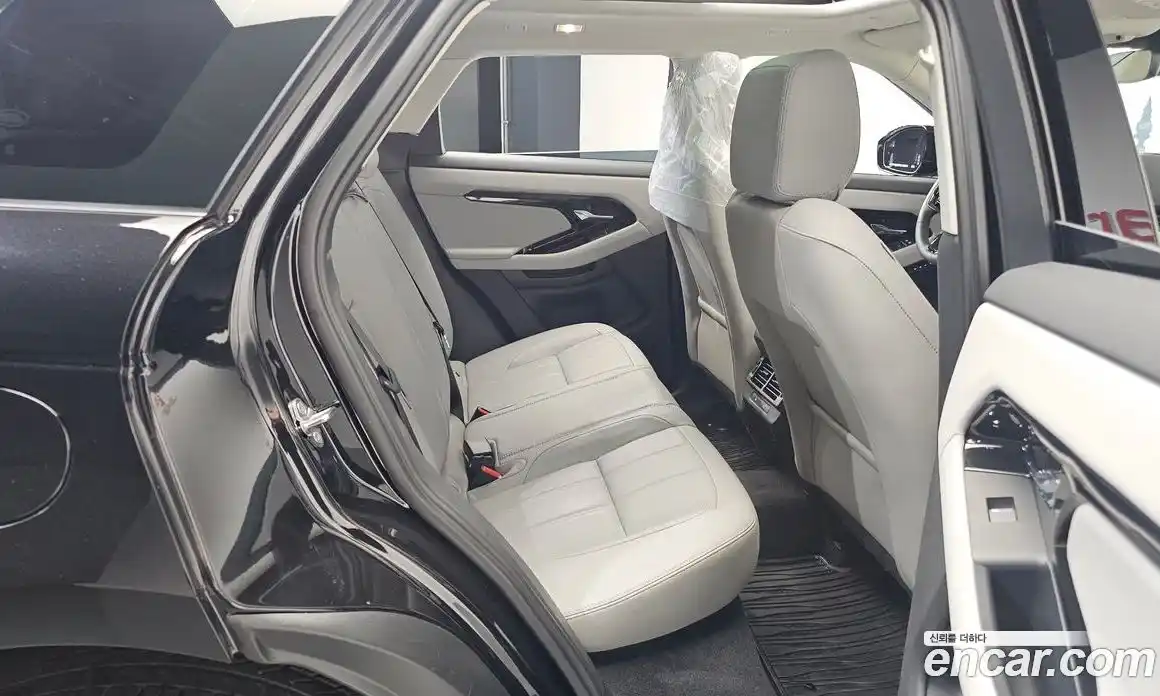 Land Rover Range-Rover Evoque 2025 2.0 Автомат в Москве № 231120, фото 11