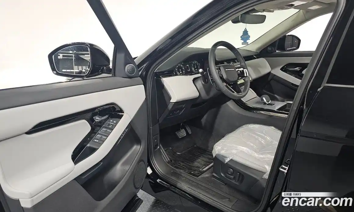 Land Rover Range-Rover Evoque 2025 2.0 Автомат в Москве № 231120, фото 9