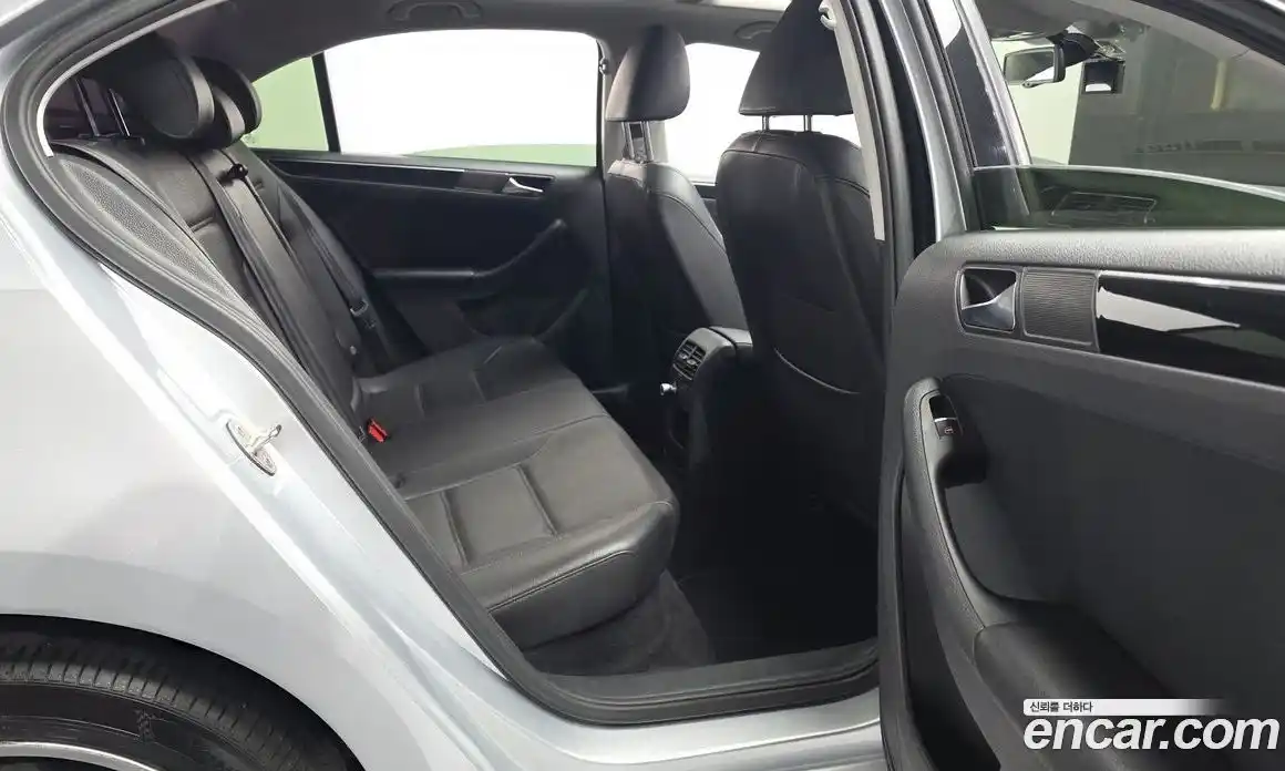 Volkswagen Jetta 2015 2.0 Автомат в Москве № 232148, фото 16