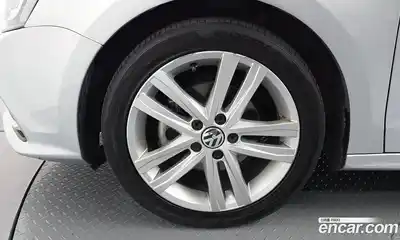 Volkswagen Jetta 2015 2.0 Автомат в Москве № 232148, миниатюра 3