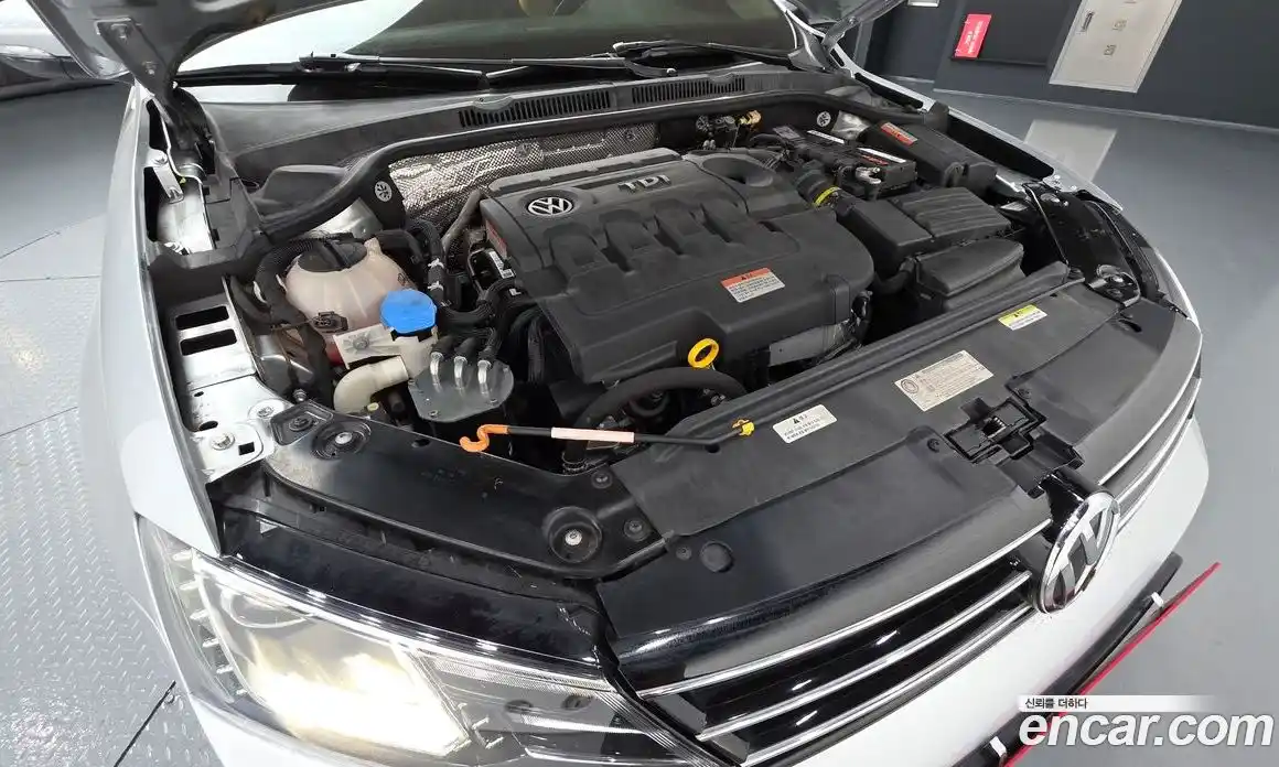 Volkswagen Jetta 2015 2.0 Автомат в Москве № 232148, фото 4