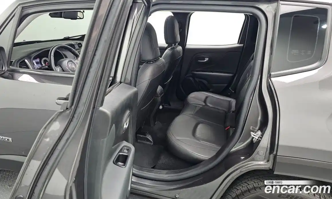 Jeep Renegade 2021 2.4 Автомат в Москве № 232326, фото 16