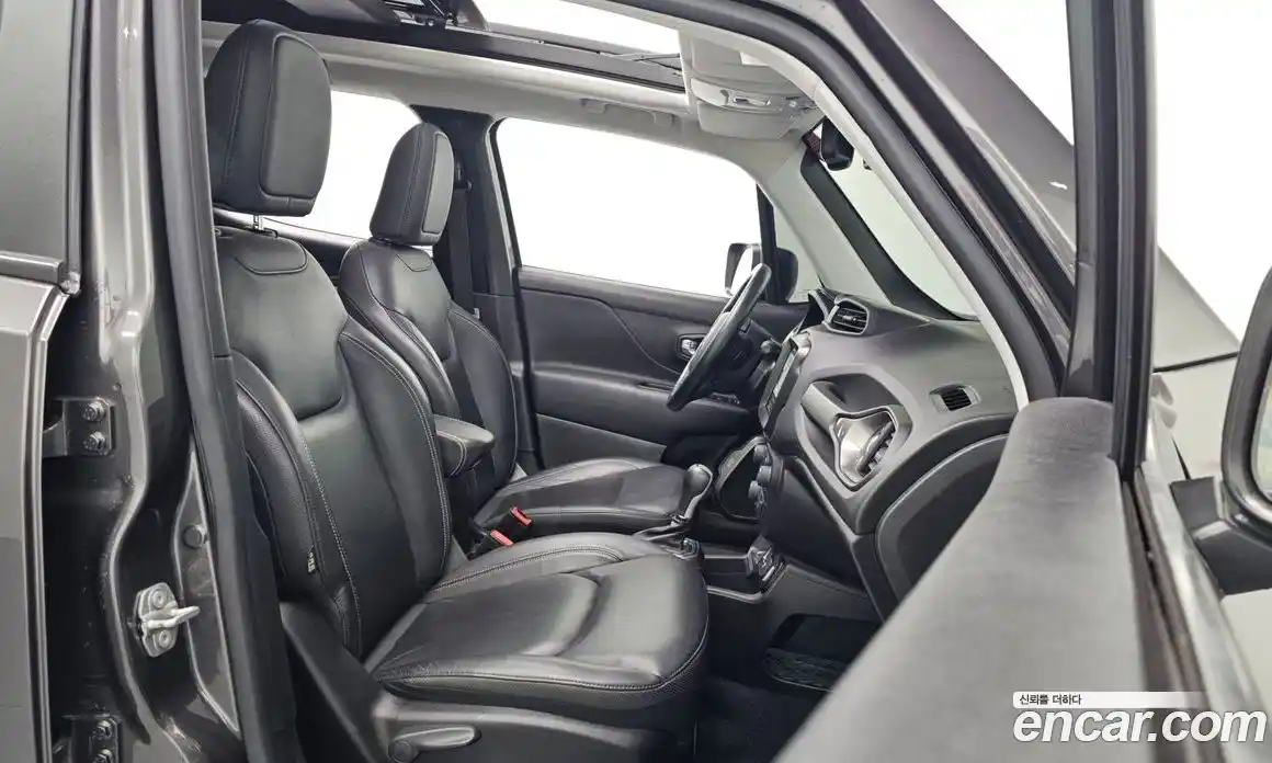 Jeep Renegade 2021 2.4 Автомат в Москве № 232326, фото 19