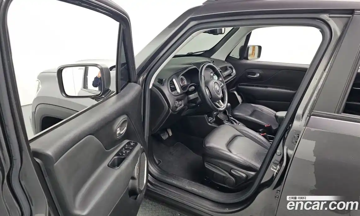 Jeep Renegade 2021 2.4 Автомат в Москве № 232326, фото 4
