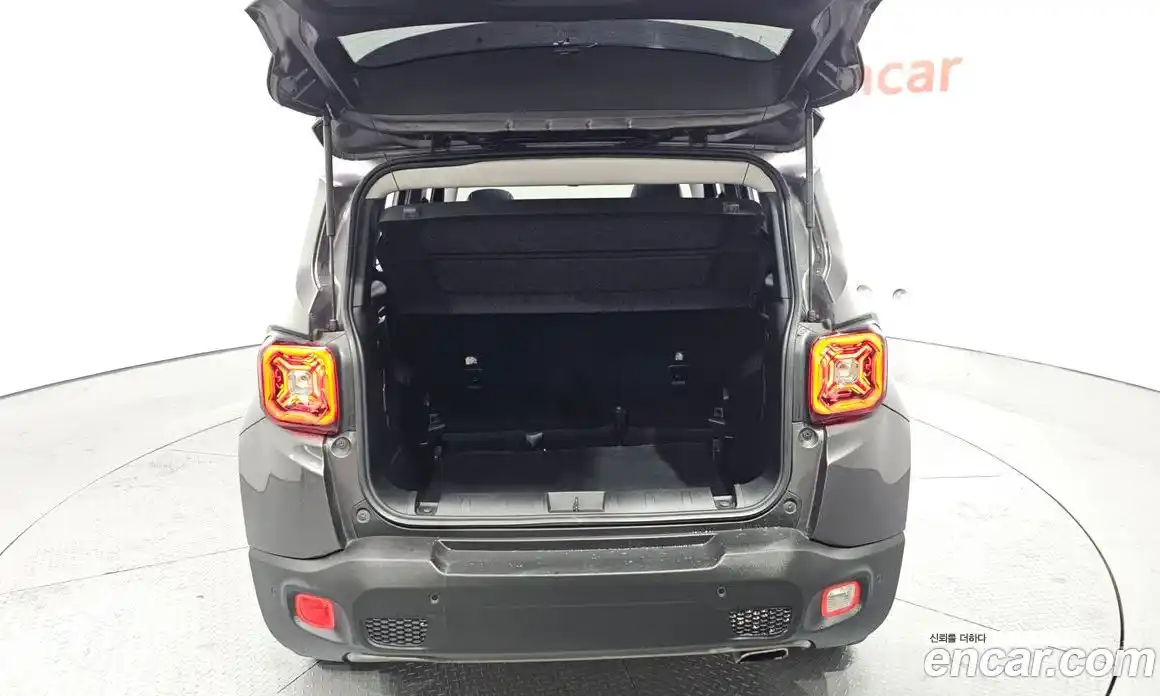 Jeep Renegade 2021 2.4 Автомат в Москве № 232326, фото 9