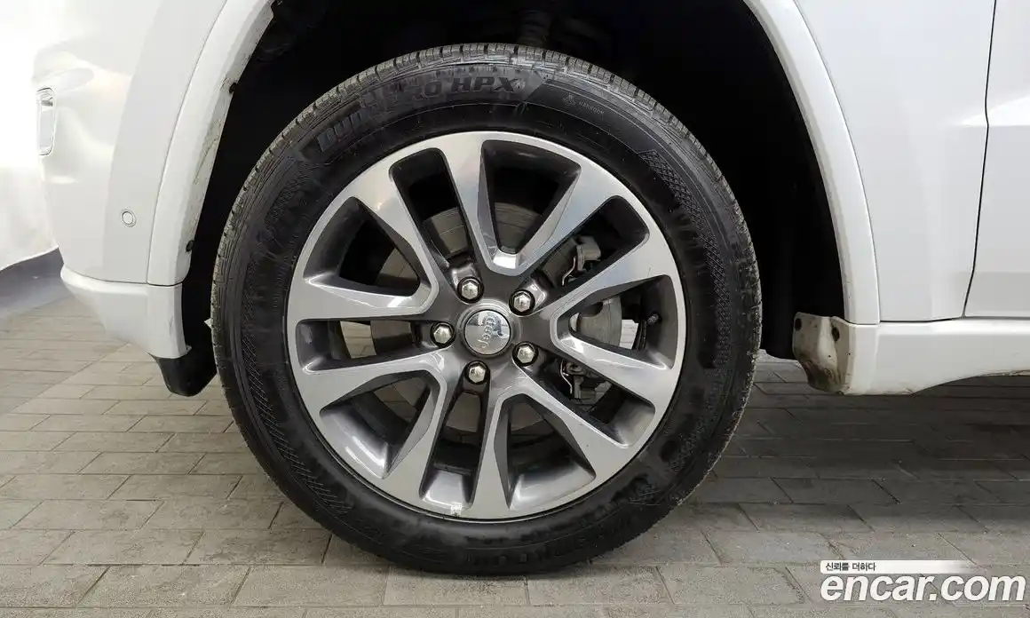 Jeep Cherokee 2017 3.0 Автомат в Москве № 232678, фото 14