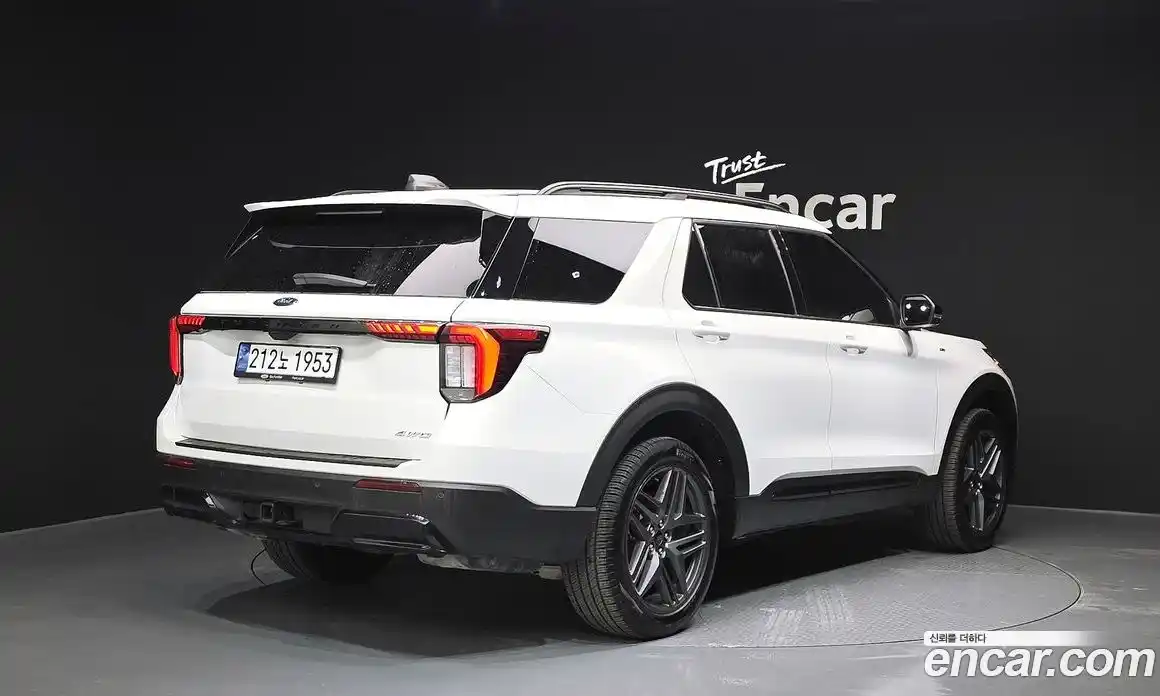 Ford Explorer 2025 2.3 Автомат в Москве № 233059, фото 2