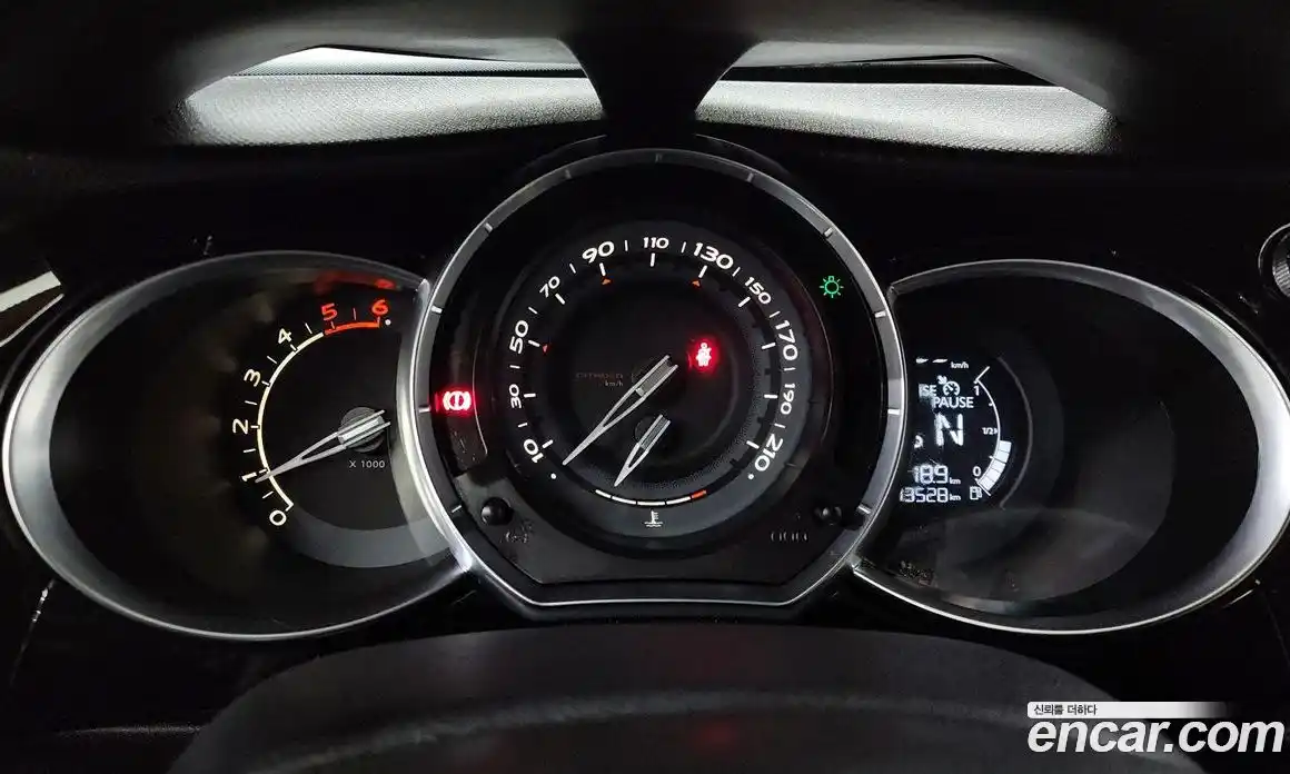 Citroen DS3 2015 1.6 Автомат в Москве № 256800, фото 8