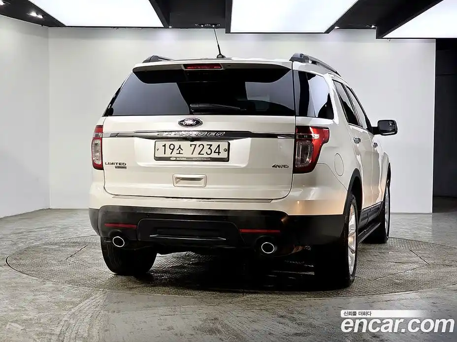 Ford Explorer 2015 3.5 Автомат в Москве № 257693, фото 4