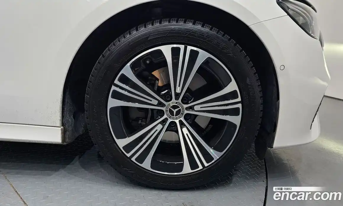 Mercedes-Benz E-Class 2025 2.0 Автомат в Москве № 262030, фото 8