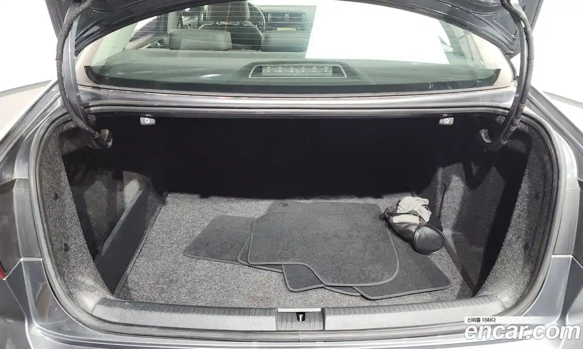 Volkswagen Jetta 2015 2.0 Автомат в Москве № 272733, фото 7