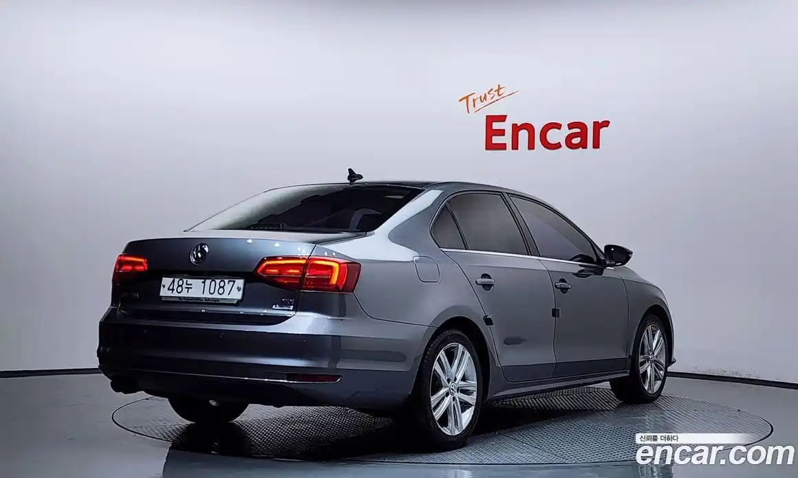 Volkswagen Jetta 2015 2.0 Автомат в Москве № 272733, фото 8