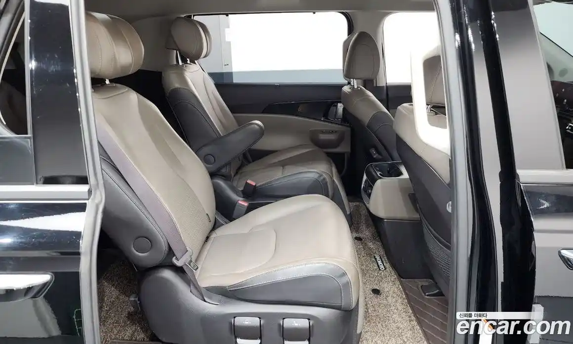 Kia Canival 2024 2.2 Автомат в Москве № 287636, фото 4