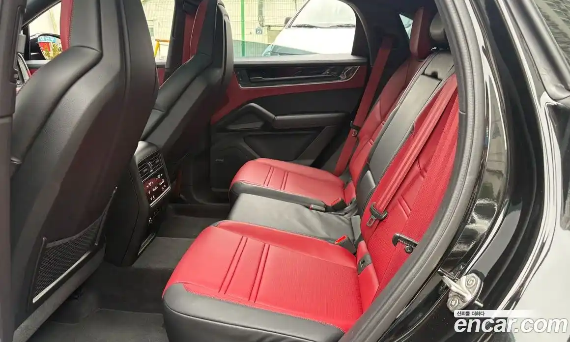 Porsche Cayenne 2025 3.0 Автомат в Москве № 297326, фото 10