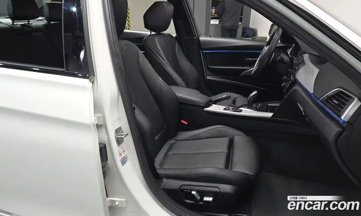 BMW 3-Series 2018 2.0 Автомат в Москве № 303462, фото 15