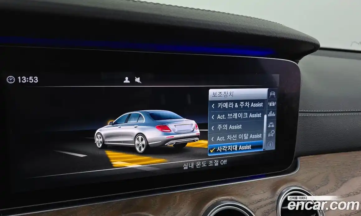 Mercedes-Benz E-Class 2018 2.0 Автомат в Москве № 307648, фото 11