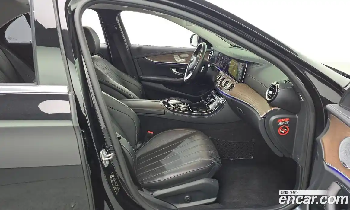 Mercedes-Benz E-Class 2018 2.0 Автомат в Москве № 307648, фото 15